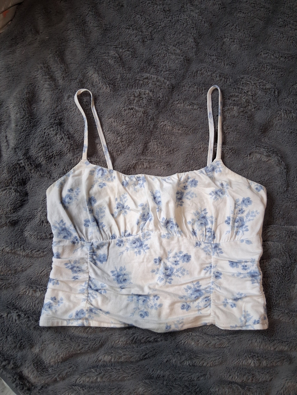 Hollister White & Blue Floral Cropped Cami